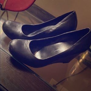 Jessica Simpson Black Leather Wedges